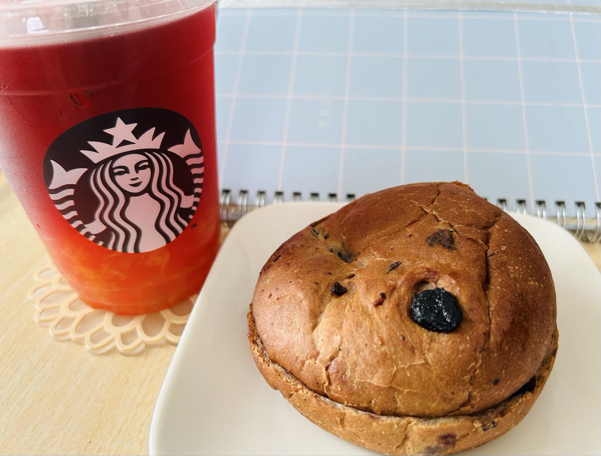 ichitomo416's tweet photo. 今回のカラーチェンジカップ決断が遅すぎて売り切れてた😢
春にも買ったから1個あれば十分と思ったけど今回のがカラバリ可愛いくてやっぱり欲しかったなぁ😭残念... https://t.co/ftCkVjubc5