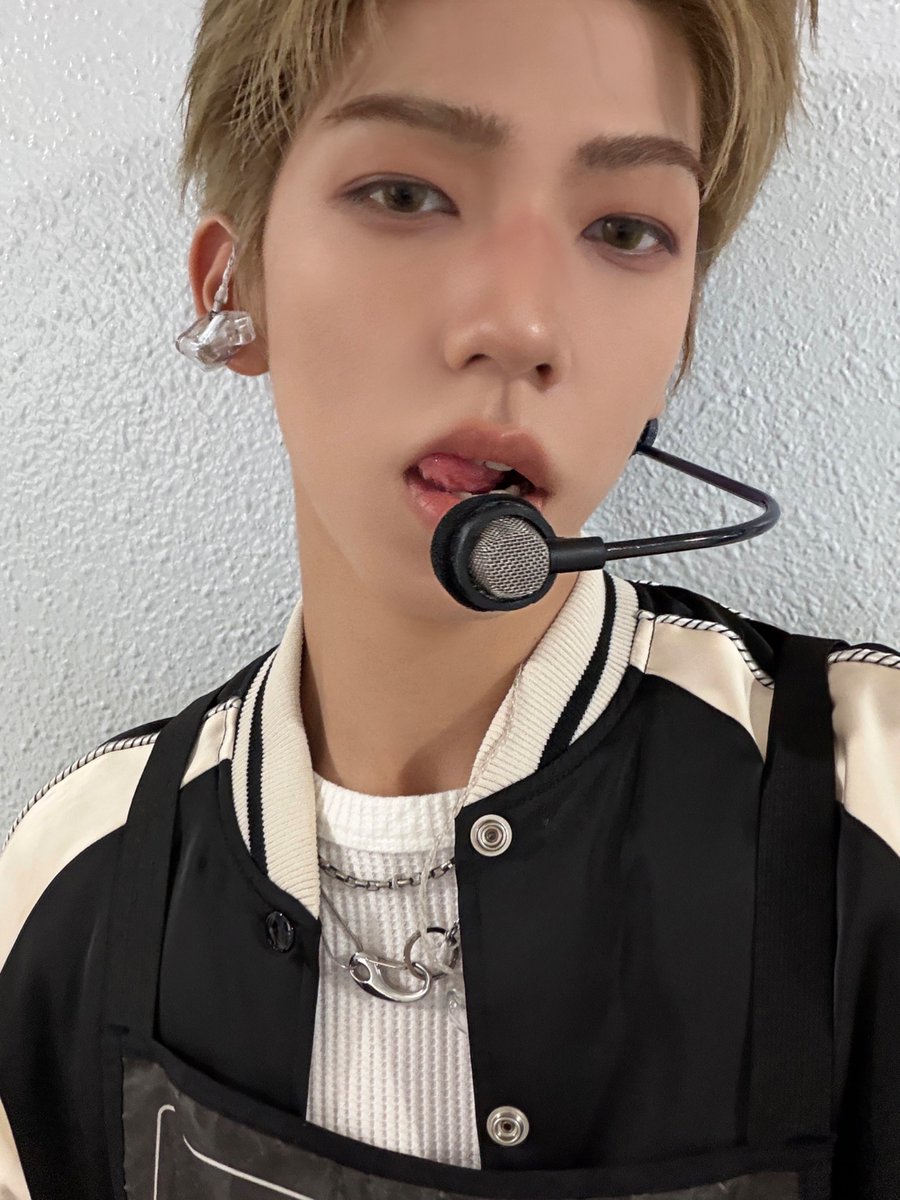 MEMBERS_8TURN's tweet photo. Good bye!!!!!

#8TURN #에잇턴 #エイトターン
#해민 #HAEMIN #ヘミン https://t.co/6hezyzxkUR