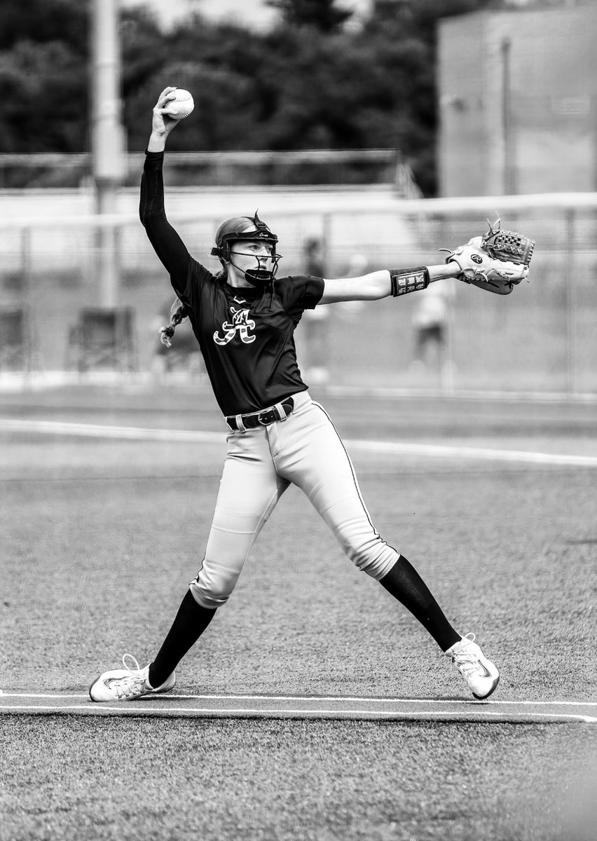 QuynnFischer's tweet photo. Today marks the end of my travel ball season this year. Though the weekend didn't end the way we wanted, I'm honored to play with this group of girls!  Everyone played hard through extreme heat and never gave up!  

Stats for the weekend;
Innings Pitched.   12
ERA.  0
BB 3
Strikeouts. 6

Next up...Let's go Lady Panthers! 

@tbartlett76 @AcesFPMidMO @ConnorMammola @natouchet @D1Softball