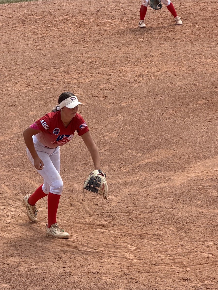Kennedy_Coop17's tweet photo. π₯πΊπΈvsπͺπΈI got the opportunity to step into my secondary positions at CF and 3B and made the most of it #utl #softball #KB17 https://t.co/JNWVpmFA8U