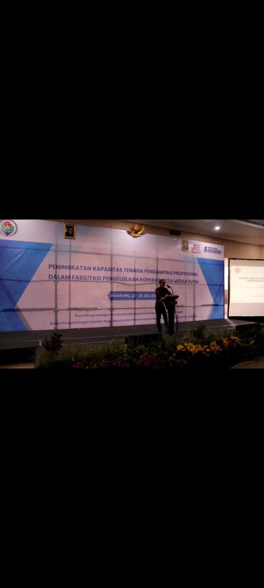 JuneJe95's tweet photo. Peningkatan Kapasitas TPP dalam Fasilitasi Pengelolaan KDMP, Kepala BPSDM Kementerian Desa PDT, Dr. Agustomi Masik, M. Dev. Plg. 
@YandriSusanto
@ARizaPatria
@KemensetnegRI
#KementerianDesaPDT
#BPSDMKementerianDesaPDT
#TPPFasilitasiKDMP
#TPPKerjaBerdampak https://t.co/7AGbqEQtyr