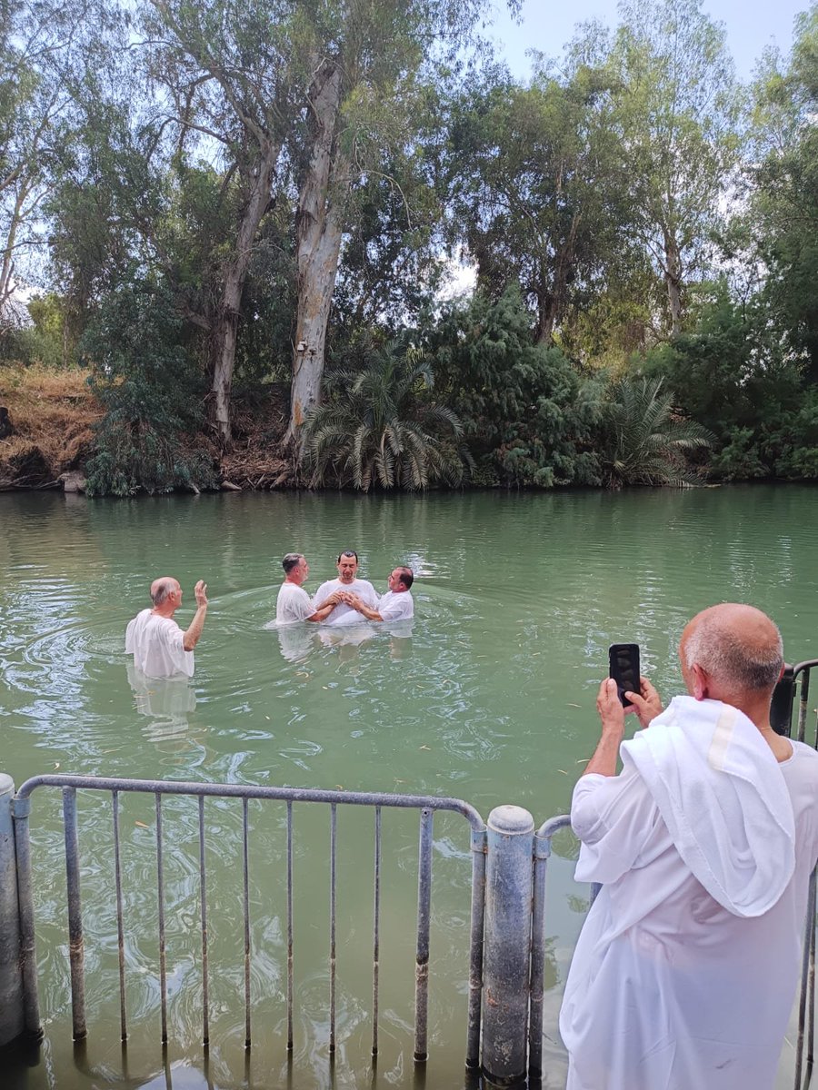 BalleriniOK's tweet photo. Bautismos en el río Jordán.
Sumate al próximo en 2027 haciendo relidad el sueño de conocer la tierra de Jesús @unviajealabibliagb
#unviajealabibliagb
#gabrielballerini
#turismoisrael
#riojordan https://t.co/Pr0flGx0wP