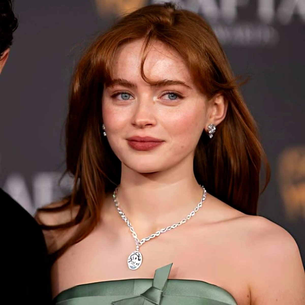 MCUFilmNews's tweet photo. Sadie Sink says she spoke briefly with David Harbour after being cast in ‘SPIDER-MAN: BRAND NEW DAY’.

“I've talked a little bit with David about it. and he loves the Marvel family.”

(via: @ComicBook) https://t.co/aJ9Z1ZaBtj