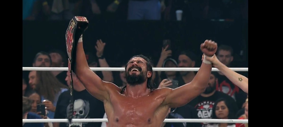 Darknessdivide3's tweet photo. Andrade El Idolo defeats Mark Davis to become the NEW AEW National champion! #AEW #AEWRedemption #MarkDavis #AndradeElIdolo https://t.co/SaDlJg5TVY