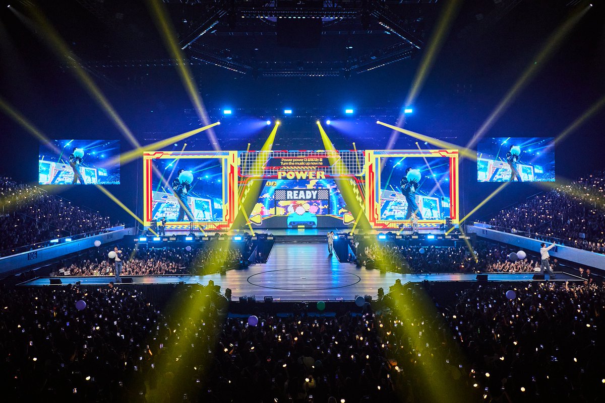 SMTOWN tweet media