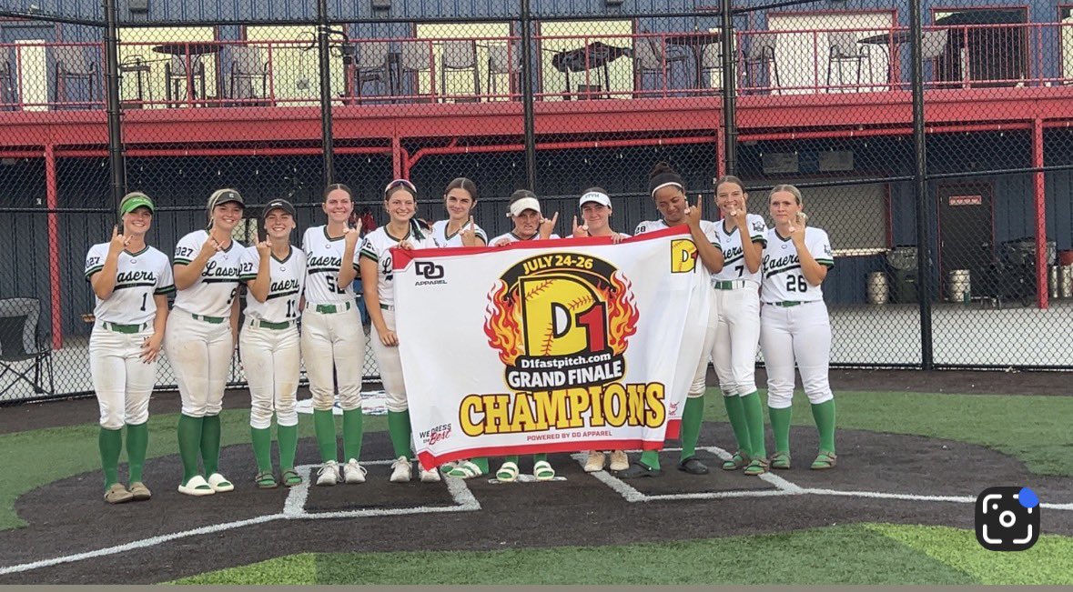 cameron_eckroad's tweet photo. @LasersGreen had a great weekend going 9-0 and winning the championship game! This made our summer record 23-11! This weekend I batted .529 with 9 hits, I also pitched 28 innings with a 1.0 ERA and 17Ks. Super grateful for these coaches and these girls! Next Chapter= soon! https://t.co/uogTSobAId