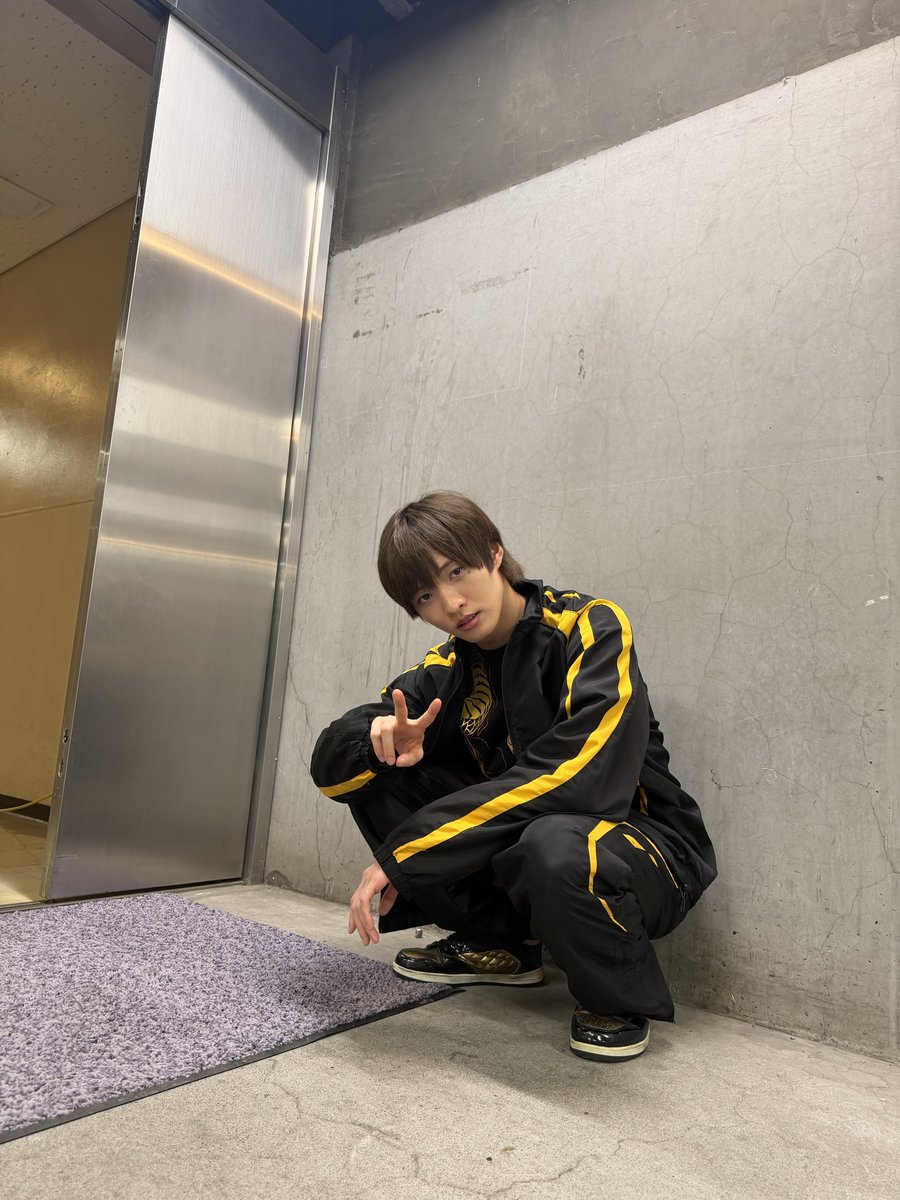 _7mp_official_'s tweet photo. ／
『#世にも奇妙な物語 FODの特別編』
2編目「下請け」
オフショット📷✨
＼

IMP.7人が“裏社会の住人”を演じる
2編目「下請け」は
FODにて配信中🎥
▶︎ https://t.co/R0bdiBf4kP

@yonimo1990 #下請け奇妙 https://t.co/19gIACuStL