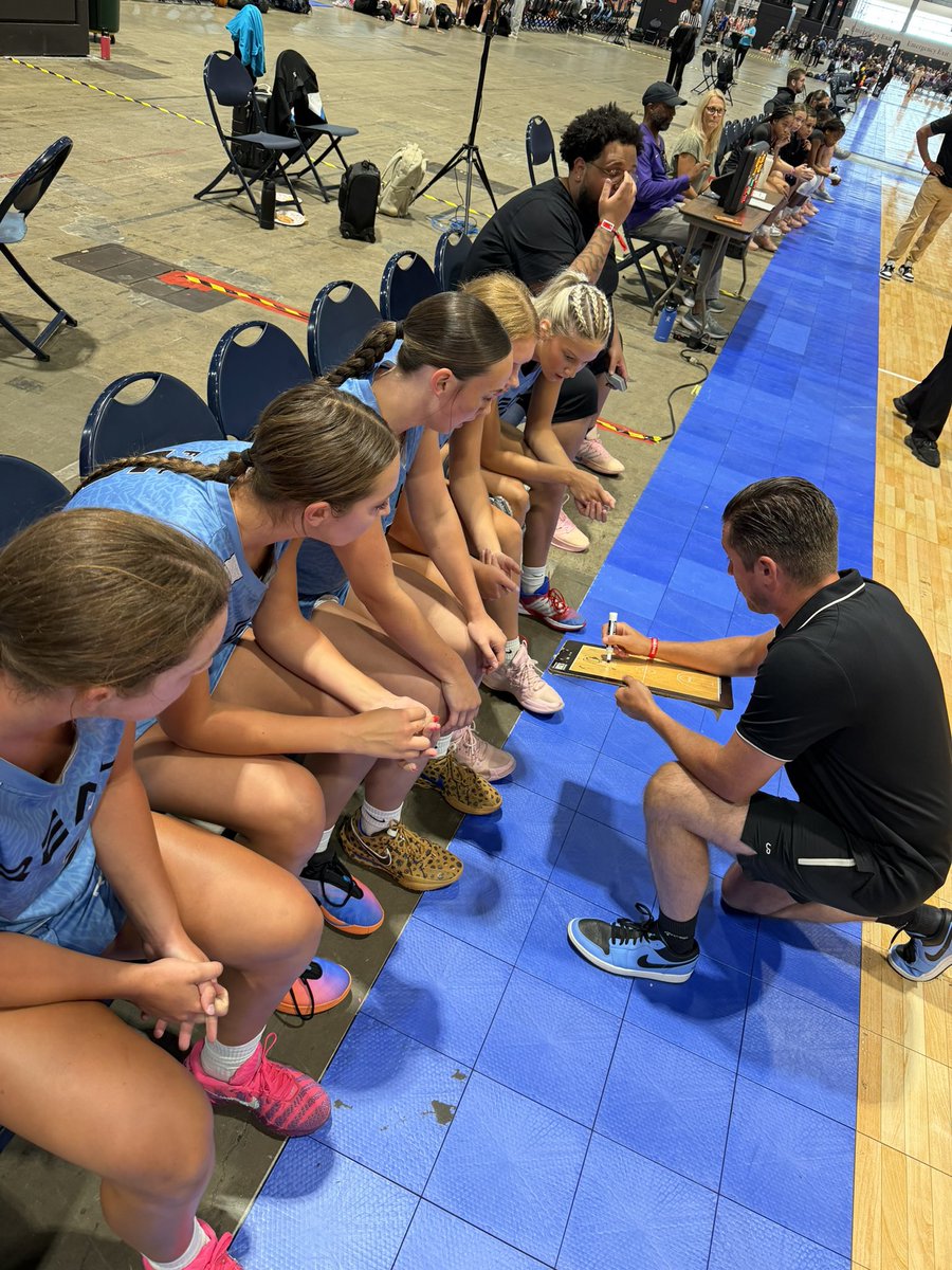 REALbasketball_'s tweet photo. Both high school girls teams are 5-0 through 3 days of play. 
Championship games tomorrow to finish the season! 🤩✅ https://t.co/gH0P934pX9