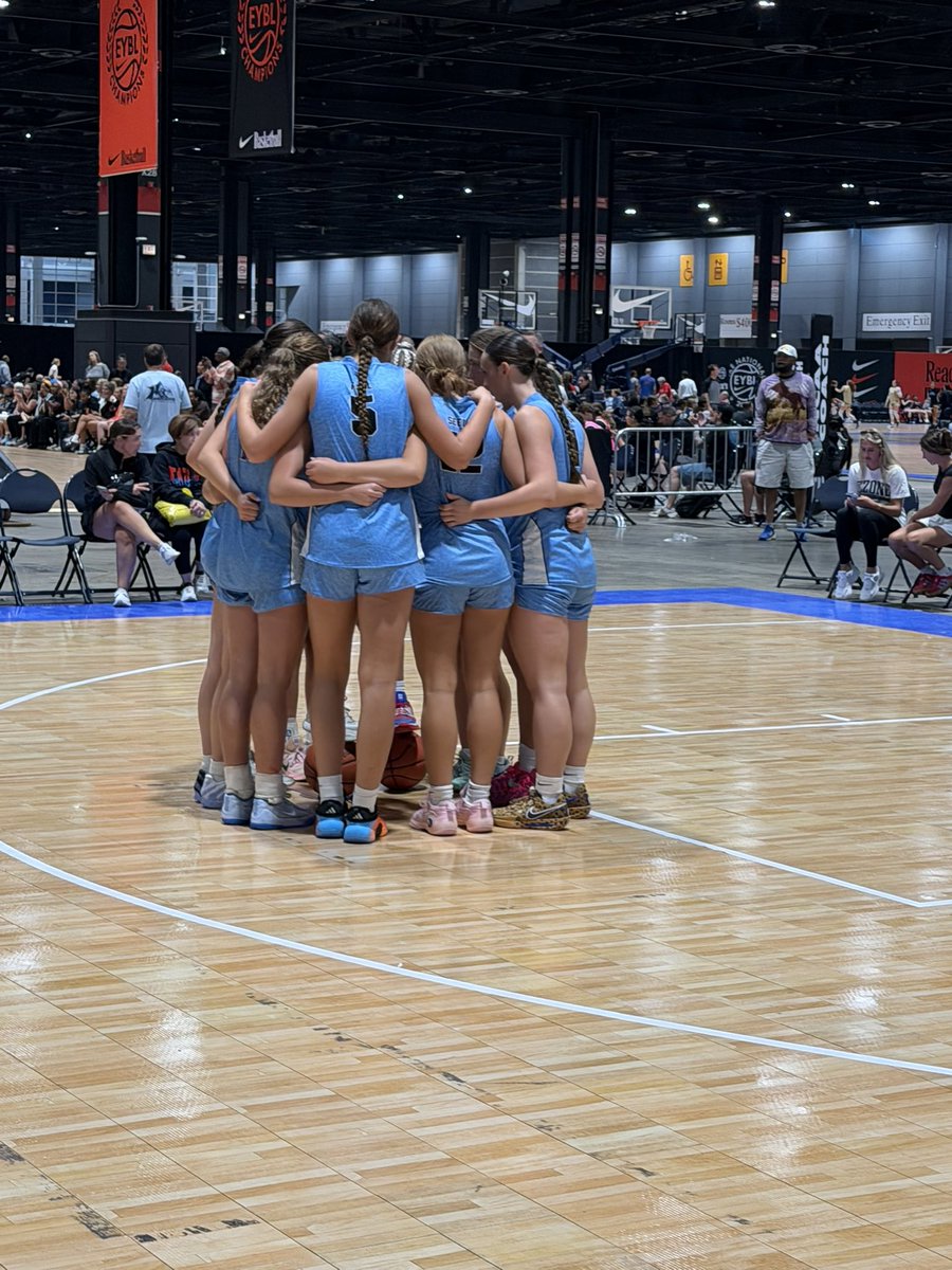 REALbasketball_'s tweet photo. Both high school girls teams are 5-0 through 3 days of play. 
Championship games tomorrow to finish the season! 🤩✅ https://t.co/gH0P934pX9