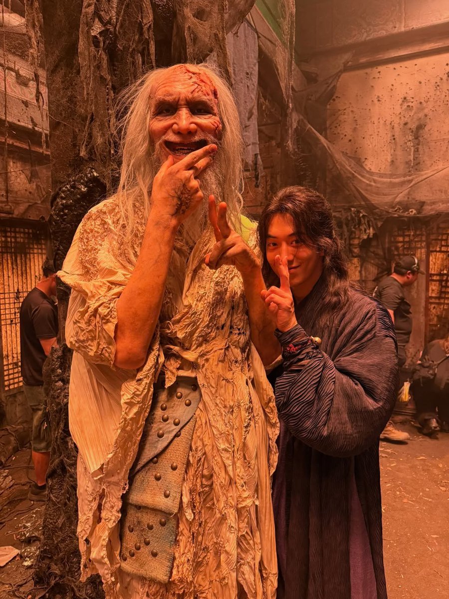kdrama_menfess's tweet photo. ternyata hantu di •kdm• the east palace tinggi juga ya, jadi ingat exhuma juga orang aslinya tinggi dan gede https://t.co/3QqNWm5imR