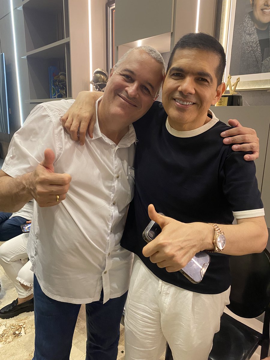 JORLUISHA's tweet photo. Cumpleaños de mi hermano @PeterManjarres https://t.co/o8LxKL2uv1