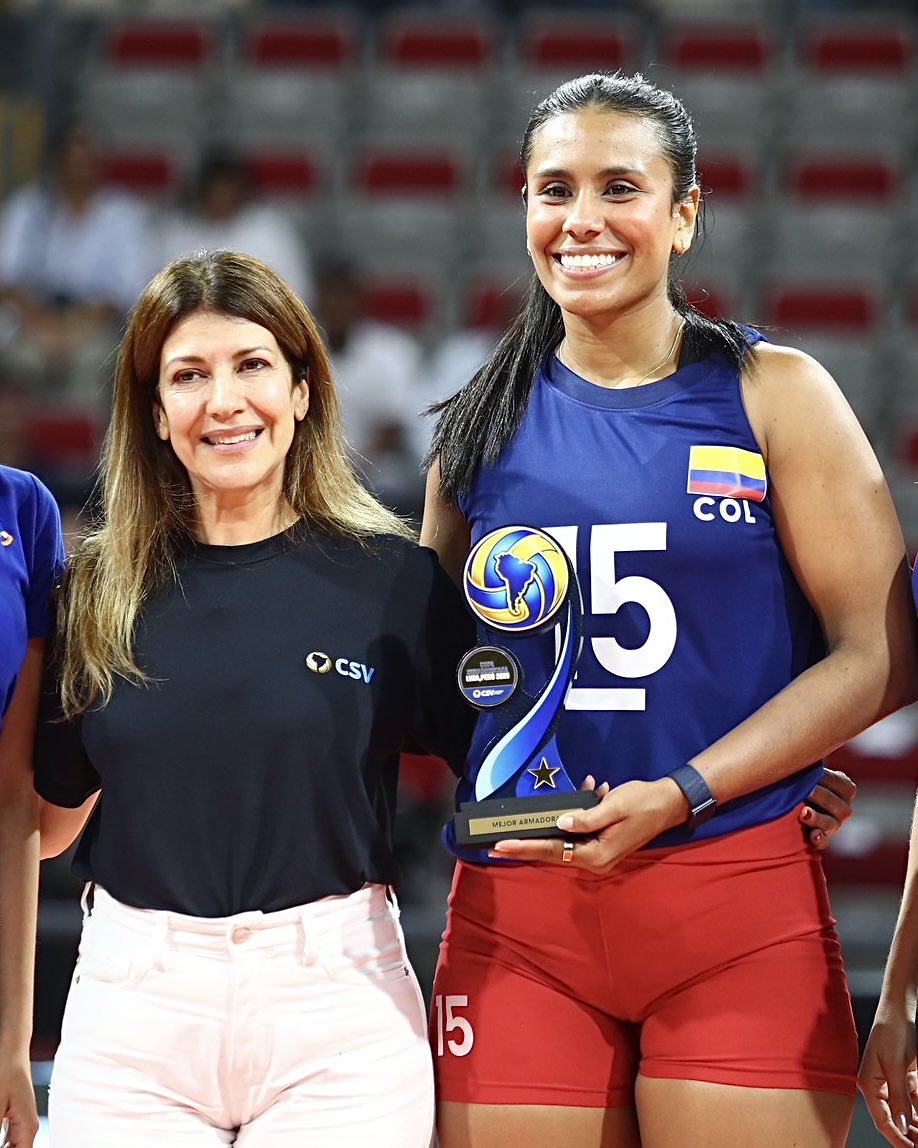 AlianzaLimaVB's tweet photo. 🌎✨ María Alejandra Marín es la Mejor Armadora de la Copa Sudamericana Femenina 2026. 

La selección colombiana se queda con la medalla de plata en este torneo, asegurando su participación en el Preolímpico de Río. 

📸 @FPVPE https://t.co/ufCsnQLKi1