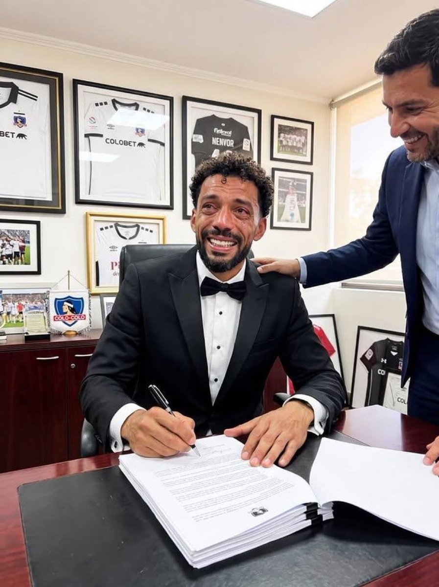 fersch_4's tweet photo. El Mundial le da el mejor contrato de su carrera. Vozinha @ColoColo https://t.co/YoMnhkZaEY