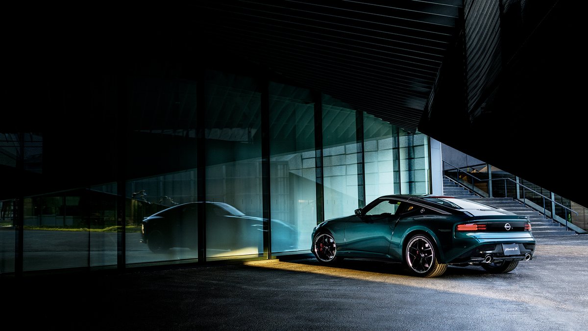 NissanJP's tweet photo. 【 FAIRLADY Z #ティザー 03 】​
​
デザインが一新されたアルミホイール。歴代のDNAを受け継ぐZエンブレム。​
​
どこまでもフェアレディZであるために。何よりも進化したスポーツカーであるために。​

#フェアレディZ は、マイナーチェンジモデルを今夏発売予定。​
​
#らしく走れNISSAN https://t.co/FaIEhkKpuD