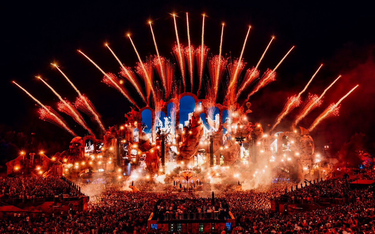 tomorrowland's tweet photo. Together, we have written unique, beautiful, and intense pages in the story of Consciensia.
As we explored the rich provinces of emotion, we became more and more united.

Together, we found a balance that is unique to each of us.
Every element in our surroundings shapes who we are and what we become.
Stand united in this moment, reach out to one another, and truly connect.

Carry this energy with you. The intense power that lives between us.
The gentle awareness that binds us. Let it shape the world around us. 

We have reached the closing of this journey. Use it as the beginning of a new one. 

LIVE TODAY, LOVE TOMORROW, UNITE FOREVER.