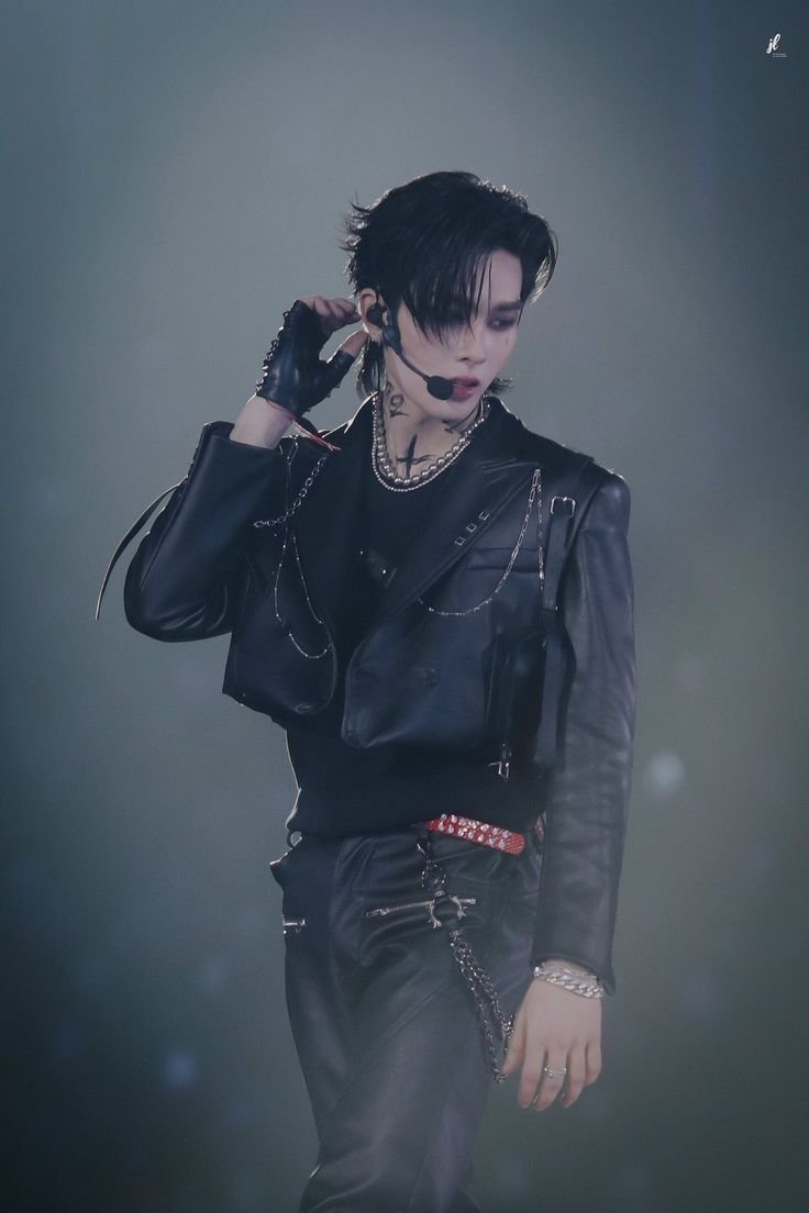 https_tanapong's tweet photo. there better be a lot of waist grabbing bcs that waist cannot be ignored and not held by P’s arms 😩 https://t.co/n0mvFQ6zJK