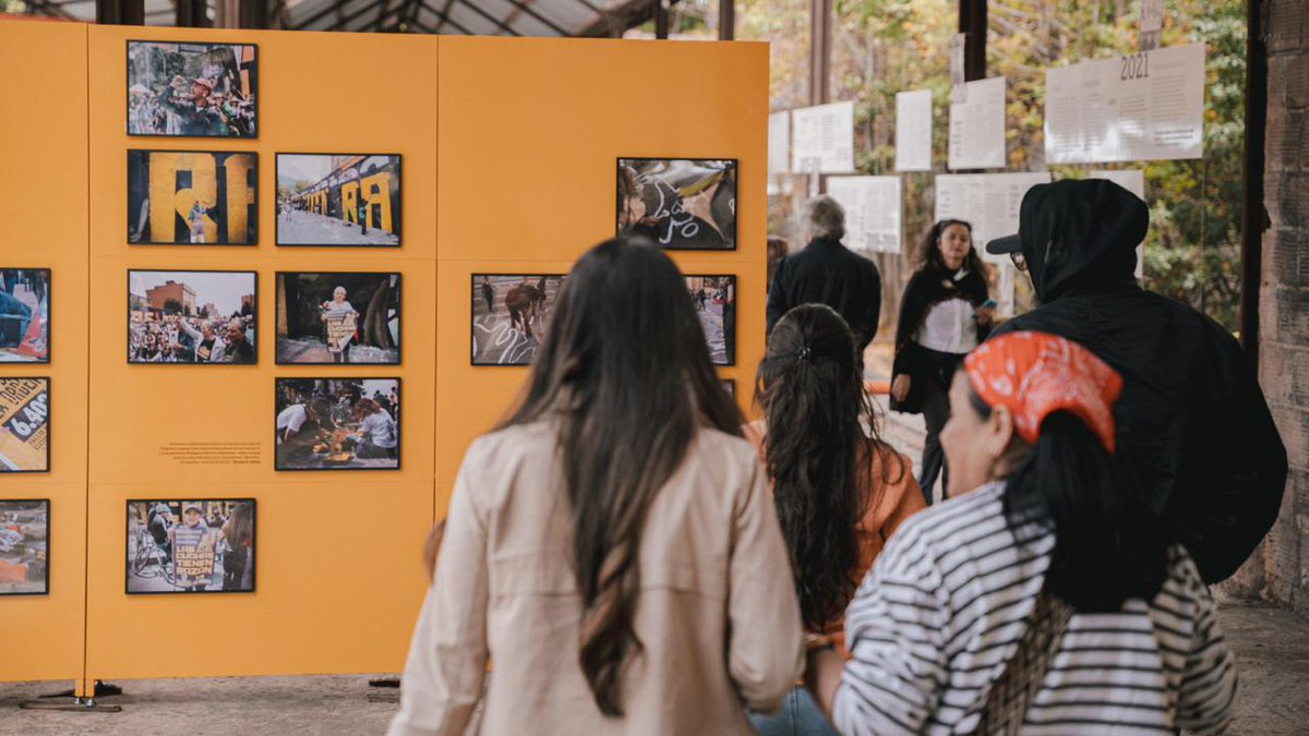 JEP_Colombia's tweet photo. El Parque Memorial '6402+ razones para no olvidar' avanza como una iniciativa liderada por las víctimas para preservar la memoria, dignificar a quienes fueron asesinados y desaparecidos forzadamente y fortalecer las garantías de no repetición.