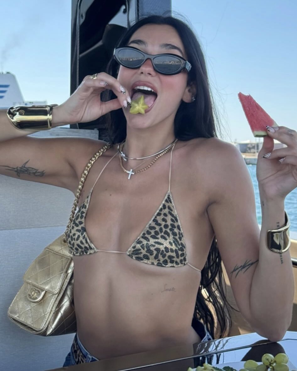 lipacraves's tweet photo. no words, just dua lipa https://t.co/Q7GeIwUOxQ