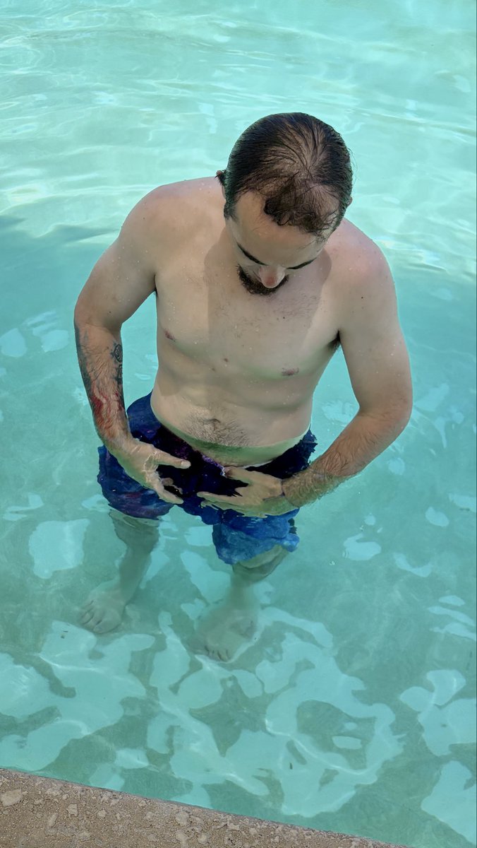 MclovinFreaks3's tweet photo. Who’s coming swimming? 😘 https://t.co/97JVSxqxkL