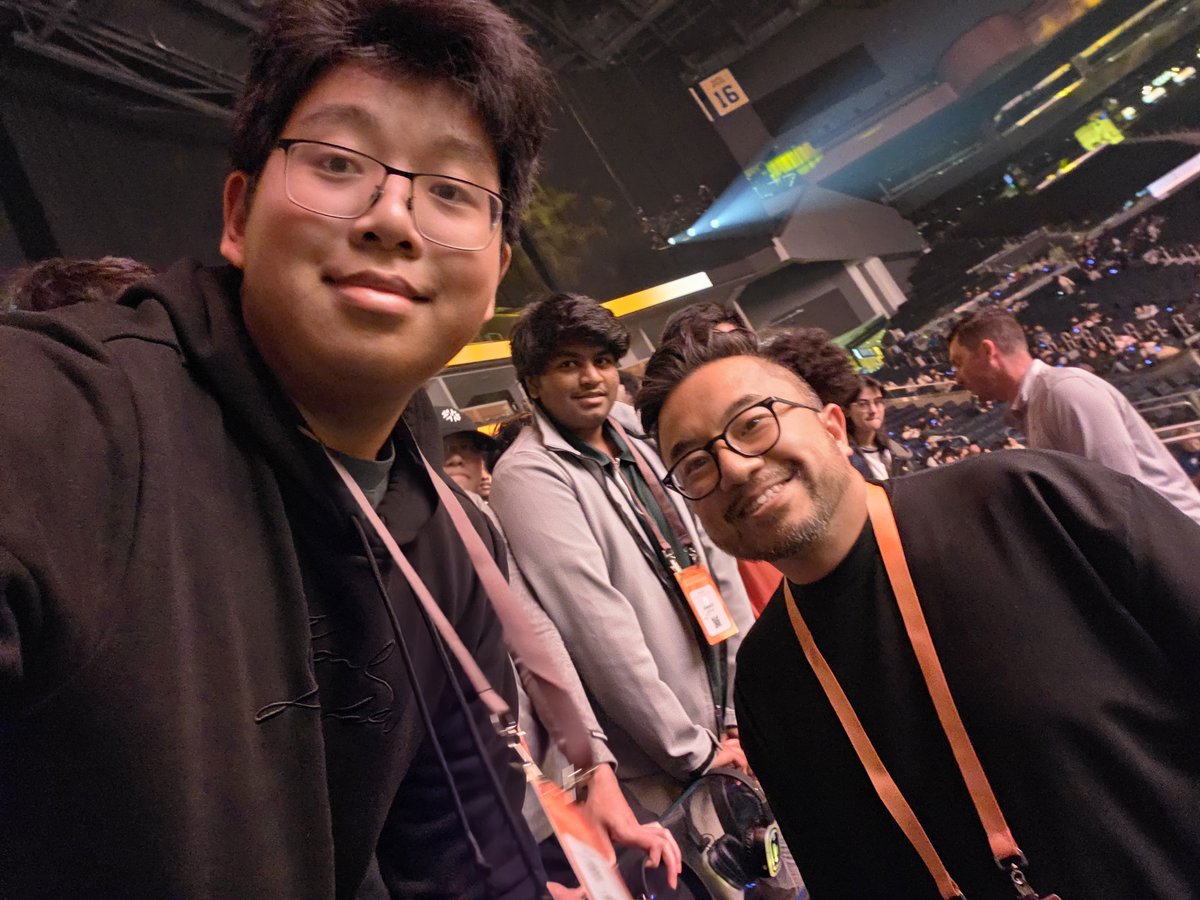 jamyanges's tweet photo. Just met the big @garrytan 

#yc #ycsus https://t.co/NxdCxRjwLp