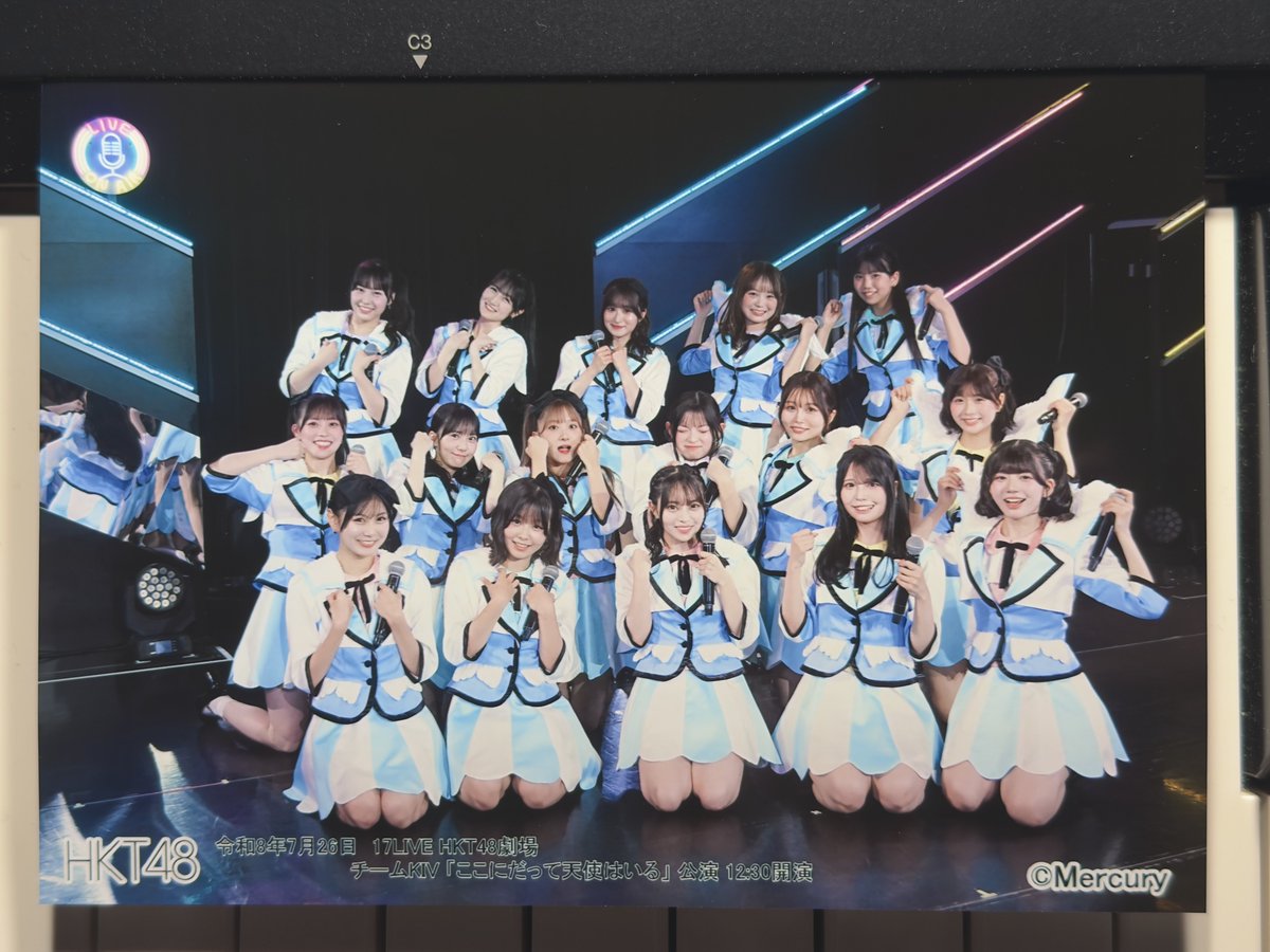 steg_ash's tweet photo. #ここにだって天使はいる公演

はんちゃんDeadbody
ギターストロークカッコイイ
歌はハイレンジが美しい

ぐっちの、キャチフレ
さあちゃんバリの
う～～ここだよ～！

チャージ！あの日と同じ
思いっきり叫ぶ

追加曲、仲間の歌でのKⅣコール
終わりに近づくにつれ
最後なのにこれからも続きそうで… https://t.co/55TNvxdfUR