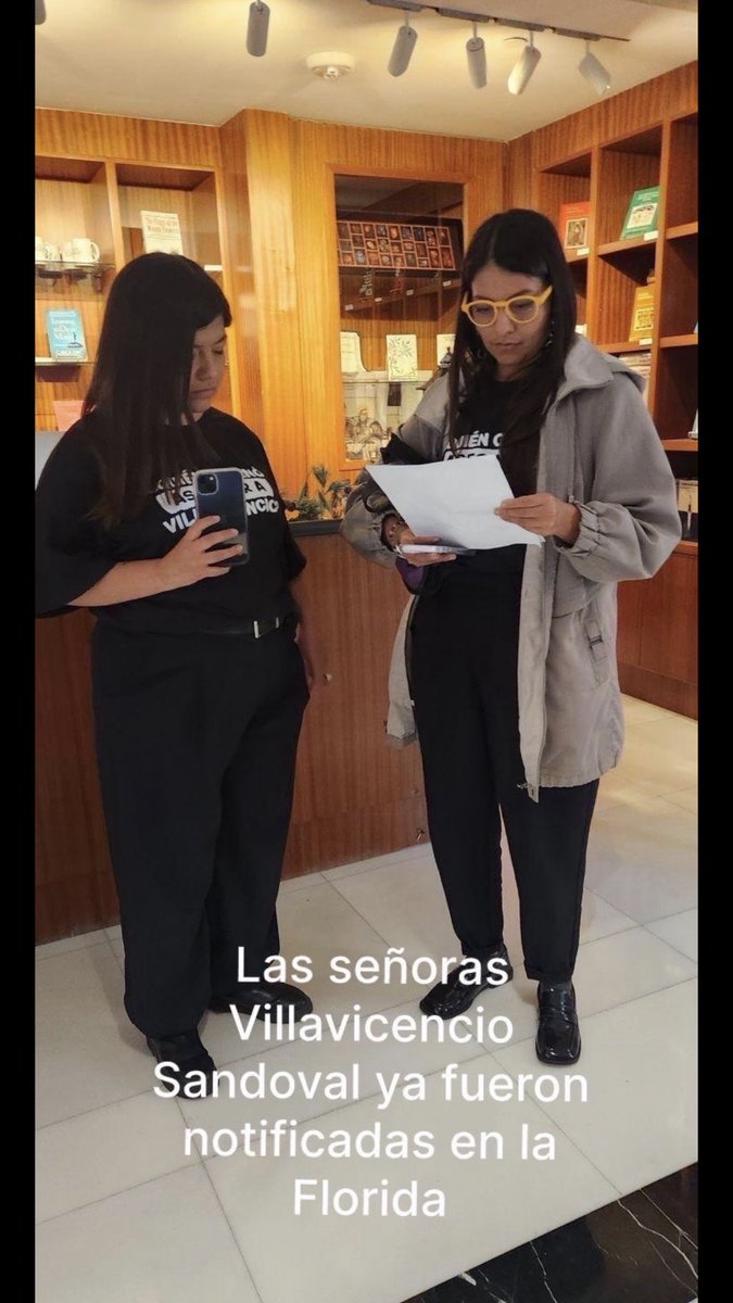 XavierJordanM's tweet photo. .@Pinvestigacion3 

Ecuador 🇪🇨.

No se entiende!! 

Primero, hay algo que llama la atención: no se les puede responder a sus publicaciones porque mantienen los comentarios cerrados. Ellas saben perfectamente cuál es la opinión que muchos ciudadanos tienen sobre su actuación en Ecuador. 🇪🇨

Sin embargo, cuando fueron citadas en Estados Unidos para comparecer ante una Corte neutral e independiente, con todas las garantías del debido proceso, tuvieron la oportunidad de sostener bajo juramento todo lo que afirman públicamente en Ecuador. No lo hicieron.

Como se escucha en el video, cuando se les pregunta, la respuesta cambia: “Yo no sé qué es eso”, “Yo no tengo nada que ver”.

Si están convencidas de que dicen la verdad, ¿cuál sería el problema de repetir exactamente lo mismo bajo juramento ante una corte?

Es una contradicción que cada ciudadano podrá valorar por sí mismo.

Y queda una reflexión que muchos ecuatorianos se hacen: ¿puede existir un hijo que utilice la memoria y la vida de su propio padre para sostener una narrativa sin buscar conocer toda la verdad?

Ecuador, les presento a Amanda y Tania Villavicencio.

La verdad no debería temerle a una corte imparcial. La mentira y los engaños SI !! 

Que ocultan ?? A quien protegen ?? 

@CNNEE @bbcmundo_ultimo @BBCWorld @CNN @oppenheimera @Reuters @EFEnoticias @el_pais @elpais_inter @ConnectasOrg @ICIJorg @InSightCrime_es @hrw @amnesty @amnestyusa @USembassyEC @TheJusticeDept @FBI @NewYorkStateAG @MiamiDadeCourts @INTERPOL_HQ @AGJamesUthmeier @CorteIDH @CorteNacional @CJudicaturaEc @Presidencia_Ec @eluniversocom @radiocentroec @Expresoec @LaPosta_Ecu @ElDatoEcua @RELE_CIDH @enindefension @afpfr @FRANCE24

@CIDH @SRjudgeslawyers
@JoseLCaballero @TaniaReneaum
@UN_SPExperts @ONUecuador
@MaryLawlorhrds @cvoule @gkatr
@ONU_es @UEenEcuador @OEA_oficial