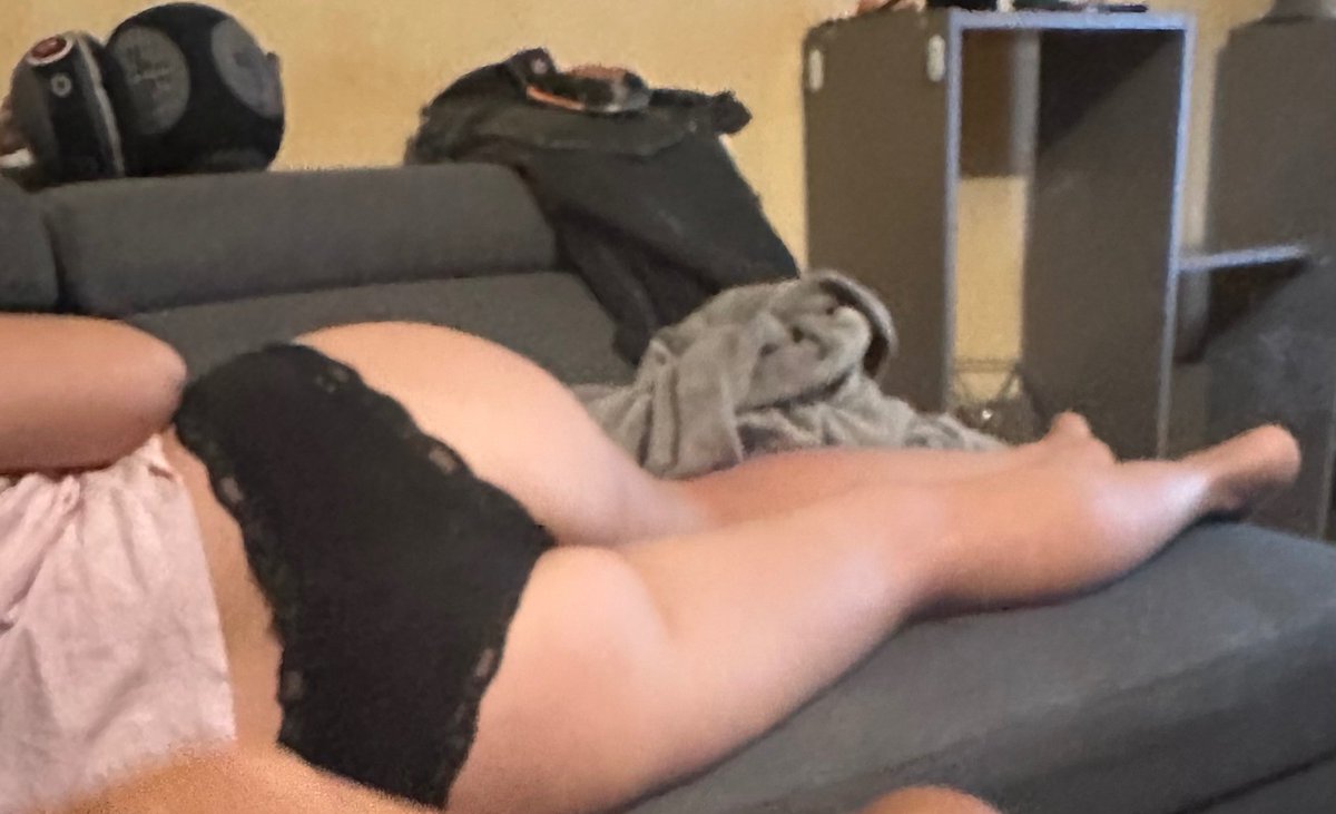lokol6treb's tweet photo. Je vous présente Marie la pute d'ex d'un abonné. Il veut que vous ejaculiez sur son cul et sa gueule. Faites la tourner un max et venez dm pour partager vos irl https://t.co/upqaFKvyl6