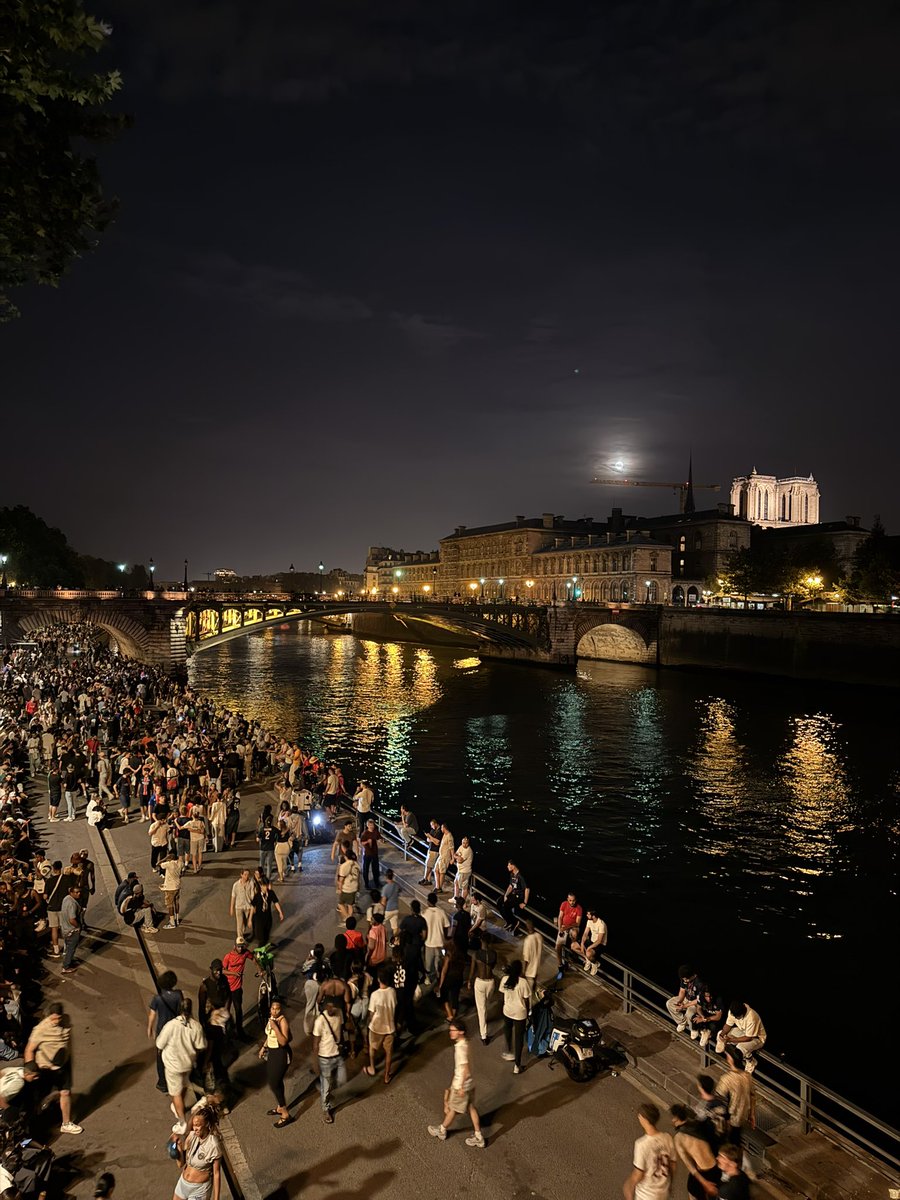 Zaid93k's tweet photo. C’est tellement CETTE ville https://t.co/tIti9mFnqb