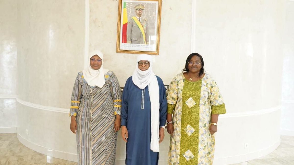 h3amdi's tweet photo. Franchement, c’est une bonne chose de voir les pays de l’AES travailler ensemble aussi dans le domaine du numérique 🇧🇫🇲🇱🇳🇪. Le Burkina participe à la Semaine du Numérique au Mali pour partager ses expériences et avancer ensemble sur la transformation digitale. 💻🤝🏿 https://t.co/tRXPYRmBcC