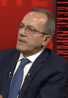 TKRgazete's tweet photo. Şaban Sevinç:

“İzmir'deki CHP'li 29 ilçe belediye başkanının tamamı, YENİ Parti'ye katılma kararı aldı.

Belediye başkanları, halkın baskısı nedeniyle Özgür Özel'in çağrısı olmadığı halde YENİ Parti'ye geçmek istiyor.” https://t.co/Kuh1gvUdCG