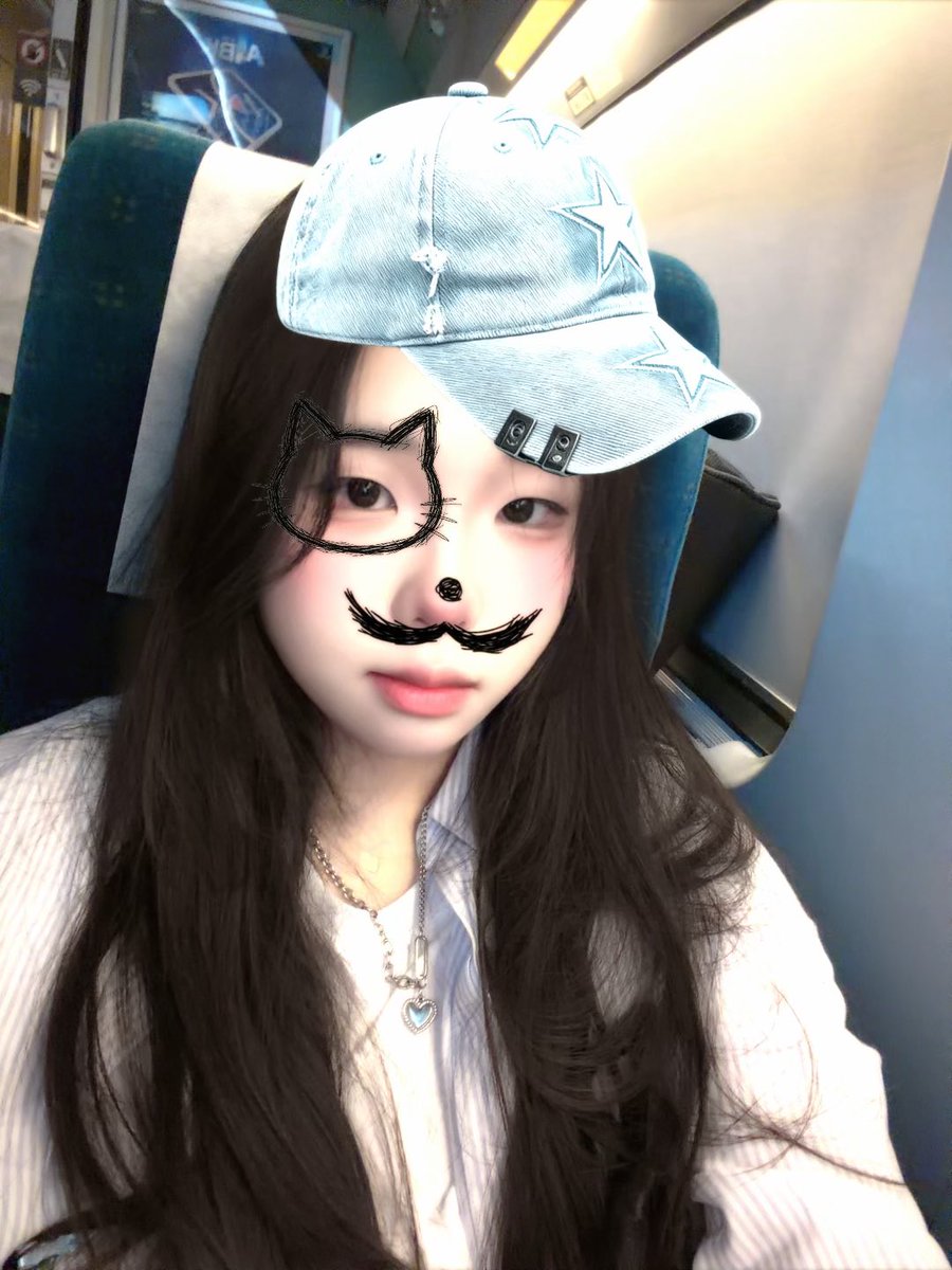 Lime_0519's tweet photo. 사실 이번에 서울 올라가요// 놀러가는 건 아니고 진로랑 관련된 캠프하러 가요!! 한국영상대 갑니다🤭 잘 다녀올게요!! https://t.co/I0wQ58qwjJ