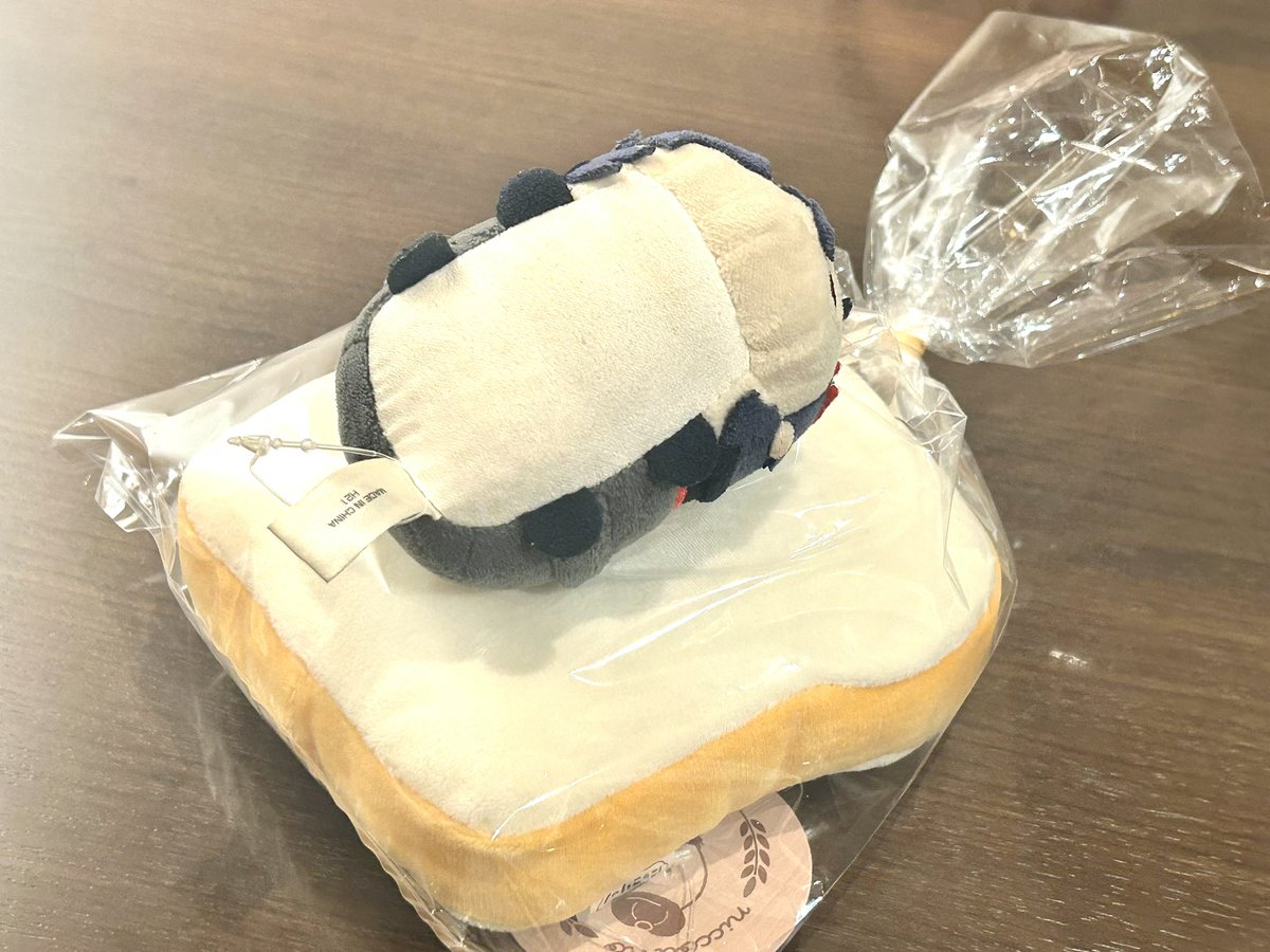sasame172's tweet photo. 朝はパン
※ぬいです https://t.co/AueBM32ApE