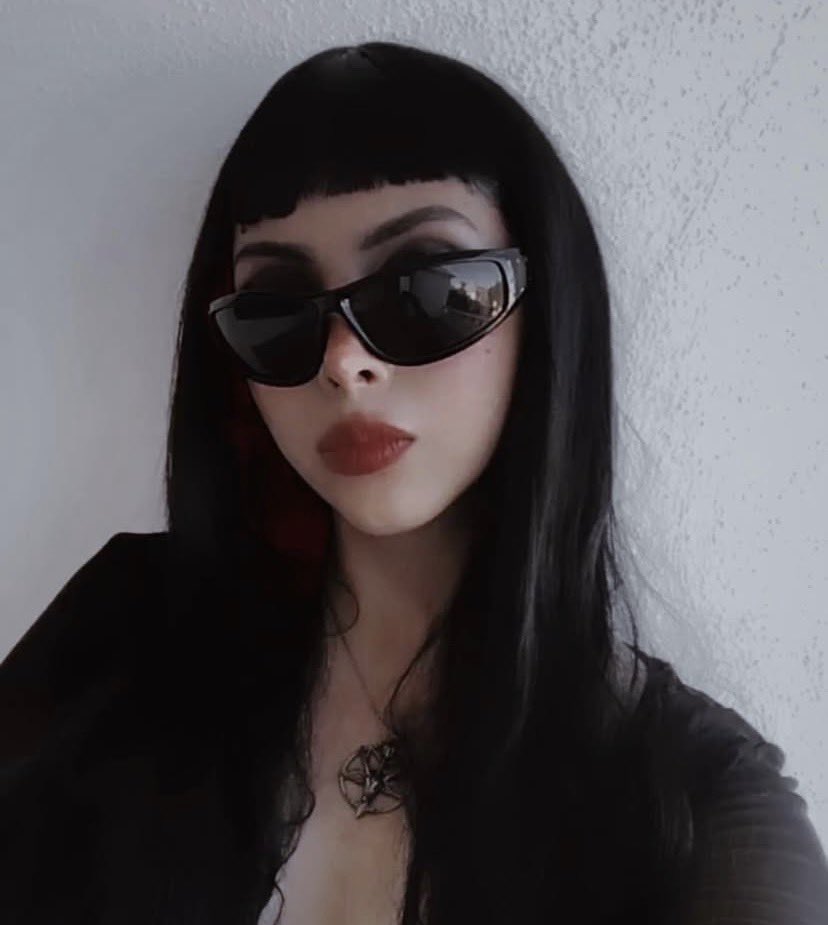 theblaiirwitch's tweet photo. The way I always come back to bangs https://t.co/n02Nz2fU4Z