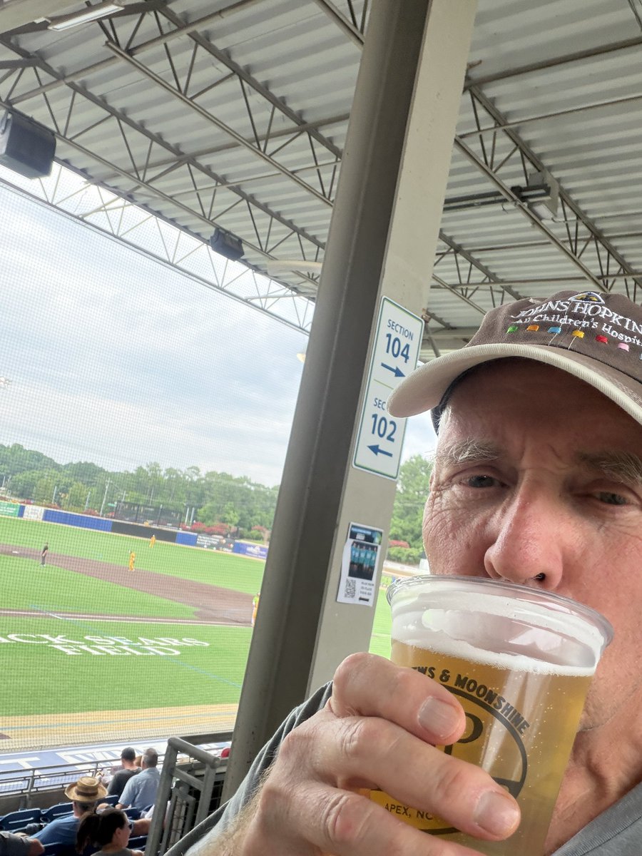 melahn's tweet photo. @HSSalamanders Home Run! https://t.co/bfs3JpRwPy