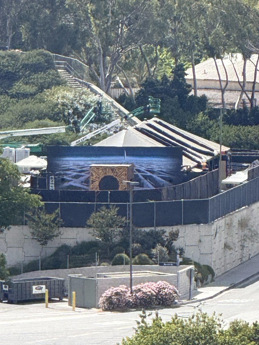 SoCaliRific's tweet photo. Update on the Hellraiser Facade https://t.co/GhG00Rk1UK