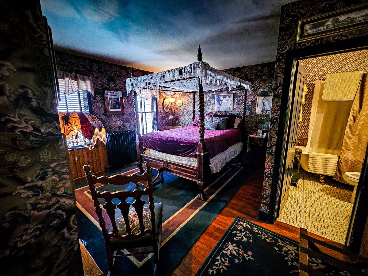 MIParanormalYT's tweet photo. Farnsworth House Inn in Gettysburg, Pennsylvania, is considered one of America's most haunted locations. Built in 1810, it stood in the middle of the Battle of Gettysburg, where Confederate sharpshooters occupied the attic and the home later became a field hospital. More than 100 bullet holes still mark the exterior today.

Guests report shadow figures, phantom footsteps, disembodied voices, cold spots, and even apparitions of Civil War soldiers.

👻 Most Haunted Rooms:

Sara Black Room – Famous for shadow figures, unexplained touches, strange scents, and apparitions.

Jeremy's Room – Home to the playful spirit of a young boy, where guests report hearing laughter, footsteps, and other childlike activity.

Longstreet Room – Known for whispers, moving objects, phantom scents, and the feeling of being touched.

Jennie Wade Room – Named in honor of Gettysburg's only civilian casualty. While Jennie Wade did not die at the Farnsworth House, some guests report feeling a gentle female presence, hearing unexplained noises, and experiencing unusual activity in this historically themed room.

👻 Would you spend the night in one of these haunted rooms, or is the Farnsworth House Inn a place you'd only visit during the day?