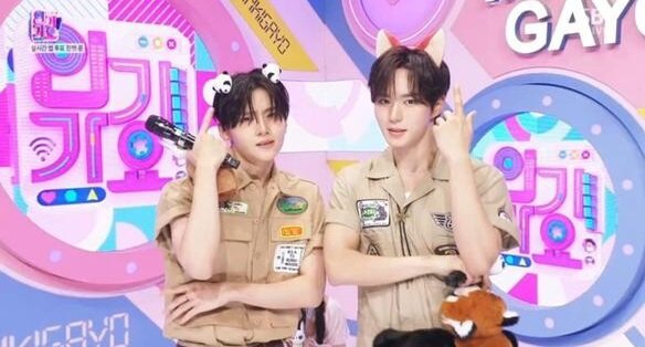 19wons's tweet photo. 260727 sangwon inkigayo special news article 

"alpha drive one junseo and sangwon shine as 'inkigayo' special mcs stable hosting"

"ald1 junseo and sangwon shine as 'inkigayo' special mcs captivating fans hearts"

"alpha drive one junseo and sangwon show off 'bright chemistry' as inkigayo special mcs"

junseo and sangwon appeared as special mcs on the sbs inkigayo broadcast on the afternoon of july 26th making their presence known by showcase their stable hosting with extraordinary chemistry

appearing in an amusement park concept junseo and sangwon led the atmosphere with bright and lively energy right from the start. the two added vitality to the program with their natural hosting and smooth chemistry

they radiated a friendly charm while engaging in delightful talks with the artist performers, stably pulling off their roles as special mcs and leaving a strong impression from the viewers

🔗 https://t.co/QmeOuV5QcL
🔗 https://t.co/Fl5FIqD0wj
🔗 https://t.co/5d79p8MMw8

#상원 #SANGWON #ALPHADRIVEONE