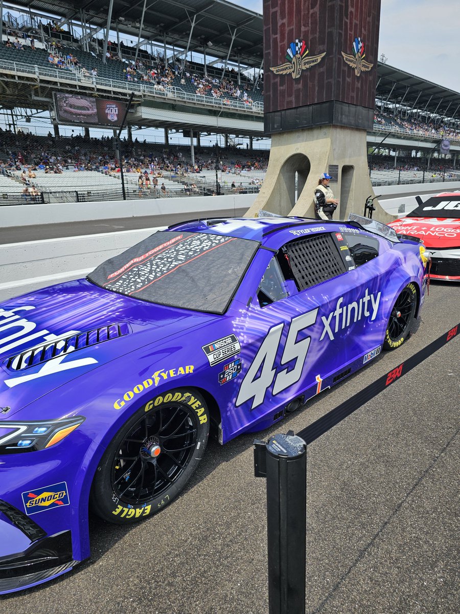 donjason00's tweet photo. Thank you @outlawlightbeer and @23XIRacing for the awesome #Brickyard400 experience!  We had an awesome time! Congrats to Corey Heim! https://t.co/hQwlRmUBoR