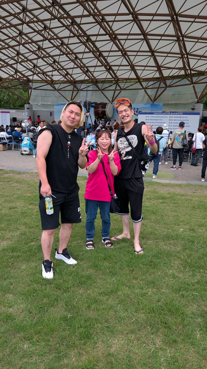 tomoyan889's tweet photo. 富士山太鼓まつり【出会い編②】⁡
たくさんの太鼓仲間さん
お会いできた事 感謝致します。
今後とも宜しくお願いいたします🙇‍♀️
ありがとうございました
 #富士山太鼓まつり https://t.co/KUFMdgDVtO