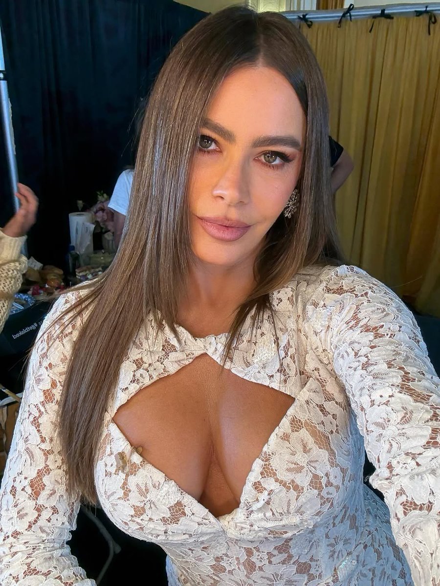 sofia craves tweet media