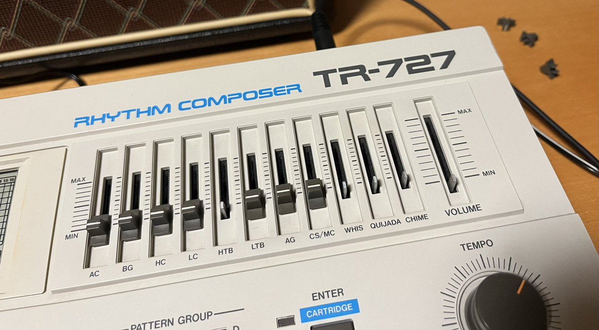 esthespree's tweet photo. 🎊Happy 727 Day!✨ついに!自分の中での #Roland 旧TR-〇〇○シリーズ最後の1台となる夢にまで見た「TR-727」を手に入れましたーっ!あああぁぁあうゔああああッ‼️😆🔥やっとこの日が!!うれしいいイイいイイッよおあおッ❤️🤣現在セルフメンテ中につき動画は間に合いませんでした😭
#727DAY #TR727 https://t.co/2Xn6ygphrz