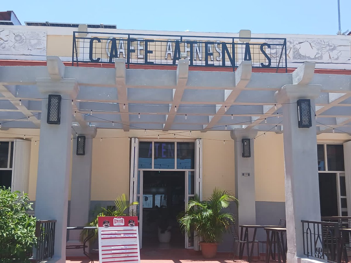 Adrian_TorresR's tweet photo. ☕️🏛️ ¡Reabre el céntrico "Café Atenas" en #Matanzas! Tras una transformación integral y cambio de matriz energética para asegurar servicios sostenibles y estables, regresamos con mejores áreas gastronómicas y recreativas en la propia instalación. ¡Visítanos! 🥐🍹✨ https://t.co/NIc2bR7I3r