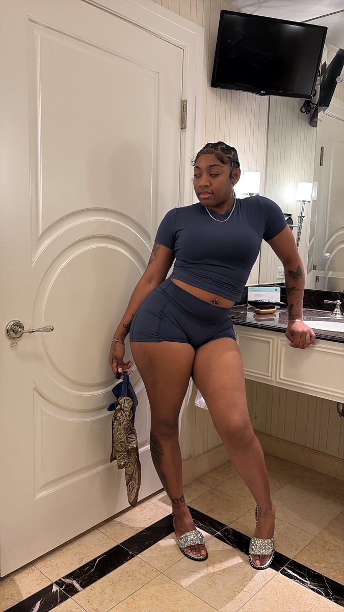 realcecej's tweet photo. Living my best life 🦋 https://t.co/nY1yu5JULf