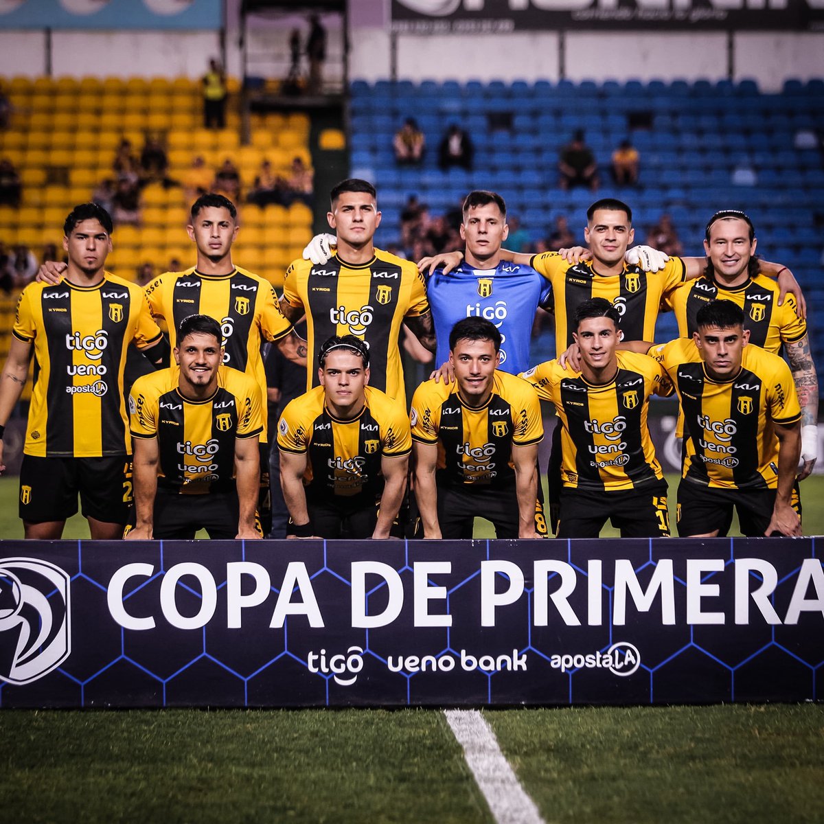 CamisetaGuarani's tweet photo. Mal debut,el chanchón lo dió vuelta y perdimos 2a1.
Luqueño que terminó penúltimo el torneo pasado (nosotros 7mos), demosotró tener mucho más plantel y trabajo colectivo que nosotros.(Se veía venir)
Este partido fue un termómetro perfecto de nuestra horrible situación deportiva. https://t.co/vk6YWEEibQ