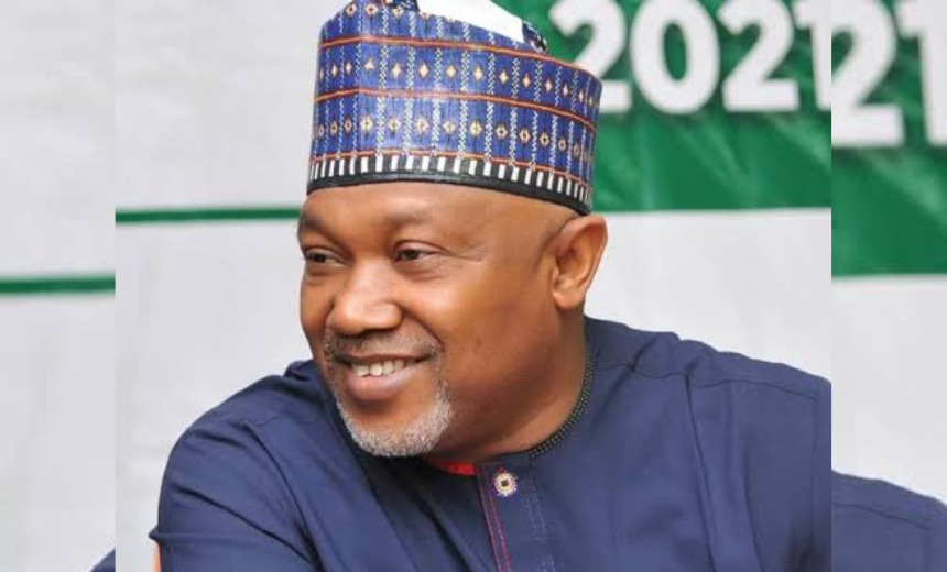 ARISEtv's tweet photo. PDP governorship candidate promises decentralised rural electricity, transparent governance, community policing and infrastructure reforms ahead of 2027 elections. https://t.co/s0zPCZIECj https://t.co/lSoTpzny1F