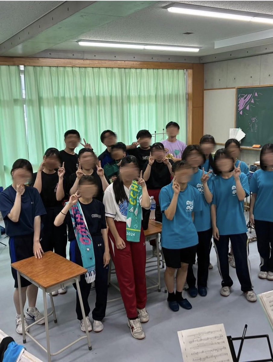 cchwind's tweet photo. 昨日四街道中学校の皆さんと合同練習を行いました！一緒に合奏をする中で、お互いの音をよく聴きながら演奏することの大切さを改めて感じました。
また、合同練習を通してたくさんの刺激を受け、自分の課題も見つけることができたので、本番までにさらに完成度を高められるよう練習を頑張りたいです。 https://t.co/XUIzr5WUYo