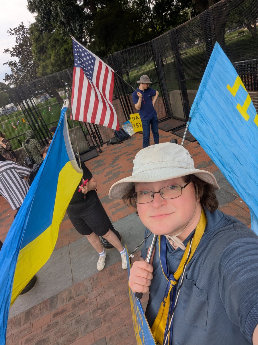 ukrainerallydc's tweet photo. Schedule July 27-August 2
Monday:
Constitution Ave NE and Delaware Ave NE by Russell Building 4-7pm
Tuesday: 17th st NW and Pennsylvania Avenue by The People's House: A White House Experience 9am-4pm (President of Ukraine visit) 
Wednesday-Thursday:
Russell 4-7pm
Friday:
Russell 2-4pm
Saturday-Sunday:
H Street and 16th St by Lafayette Park 3-5pm
Keep calling your members of Congress! 
#CrimeaIsUkraine 🇺🇸🇺🇦