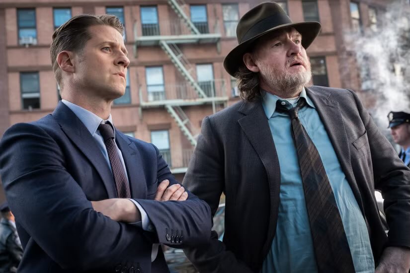 Parzival_jay's tweet photo. “Bullock wouldn’t be wearing a suit that’s definitely Dent” he’s a detective yes he would https://t.co/Iuz2j3nItg