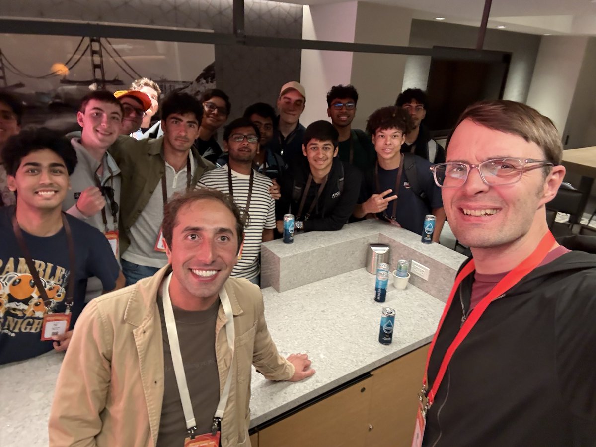 finbarr's tweet photo. Tons of fun doing mock interviews with my friend @nick_alexander at Startup School! https://t.co/UXSBdnIFAj