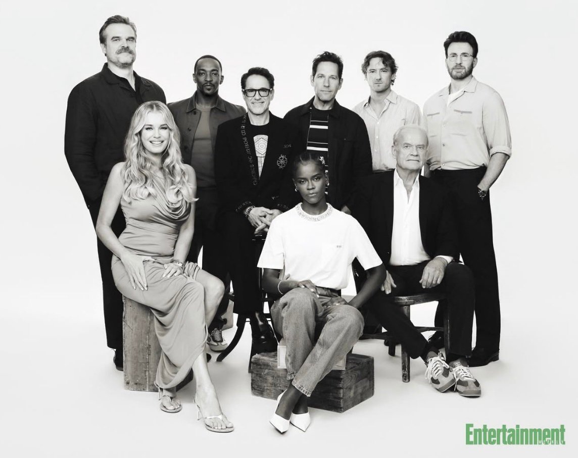 SiteJamesons's tweet photo. É muito louco olhar pra essa imagem e ver: Guardião Vermelho, Mística, Capitão América, Dr. Destino, Pantera Negra, Homem-Formiga, Sentinela, Fera e Nômade juntos.

Quando o MCU começou, lá em 2008, como uma aposta de um estúdio independente, ninguém imaginou que duraria mais de 20 anos e se tornaria esse fenômeno todo. Surreal.